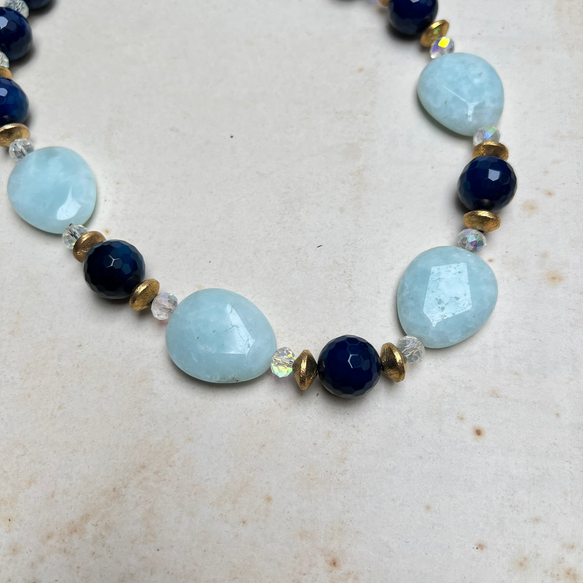 Vintage Chalcedon Glasperlen Halskette mit Magnetverschluss