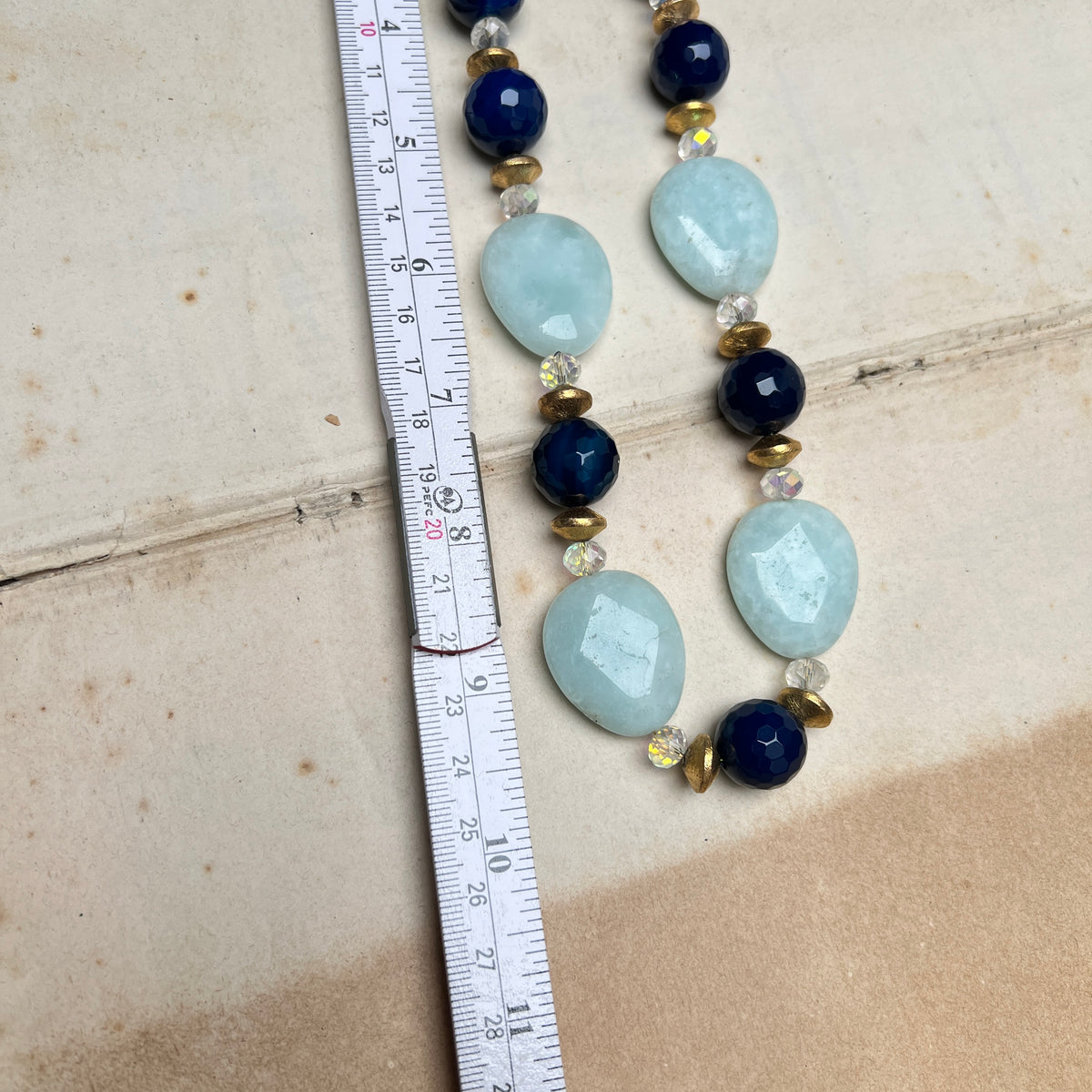 Vintage Chalcedon Glasperlen Halskette mit Magnetverschluss