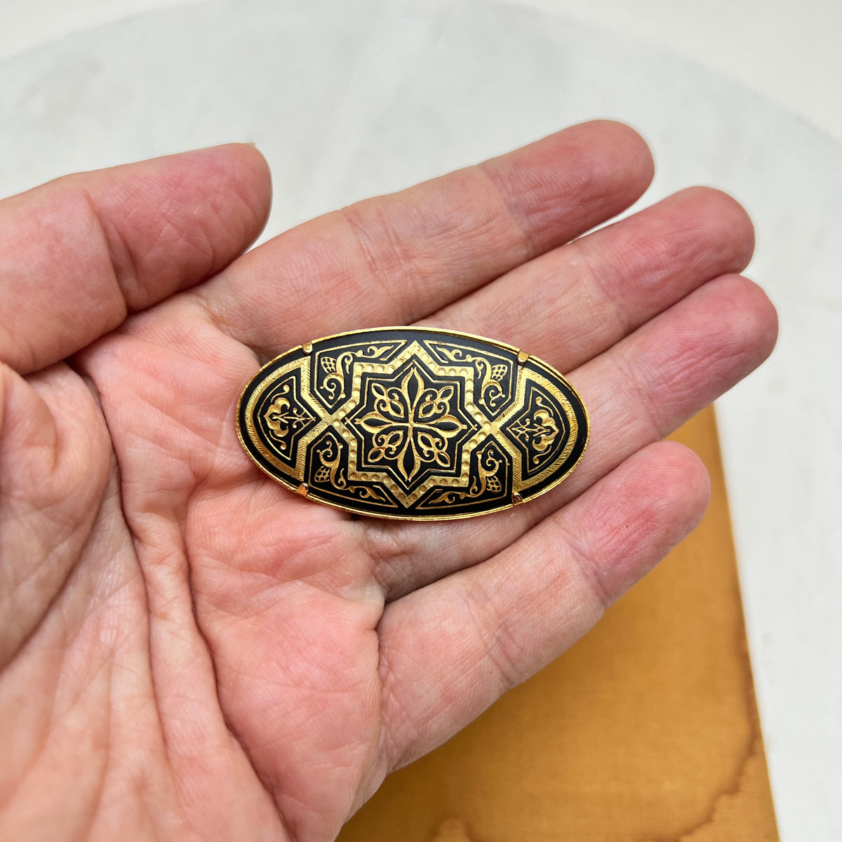 Vintage Toledo Brosche oval Damaszener Schmuck Arabesk