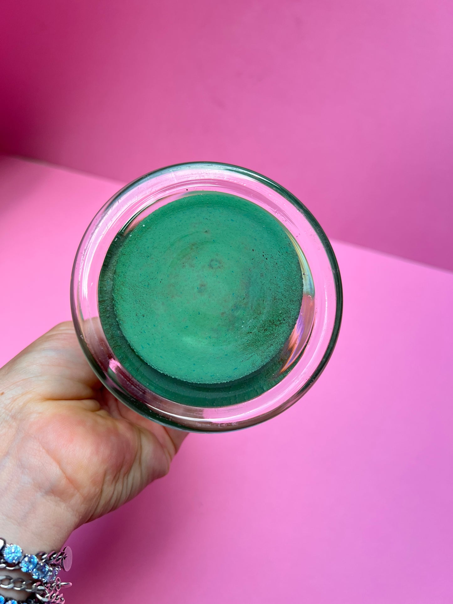 Grüner 70er Vintage Blumenvase schmale lange Vase Glas Kerzenständer Retro Jade Marmor Optik für Wohnzimmer