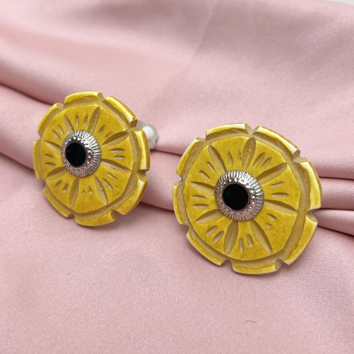 Vintage 90er Ohrclipse Resin Sonnenblume gelbe Blumen