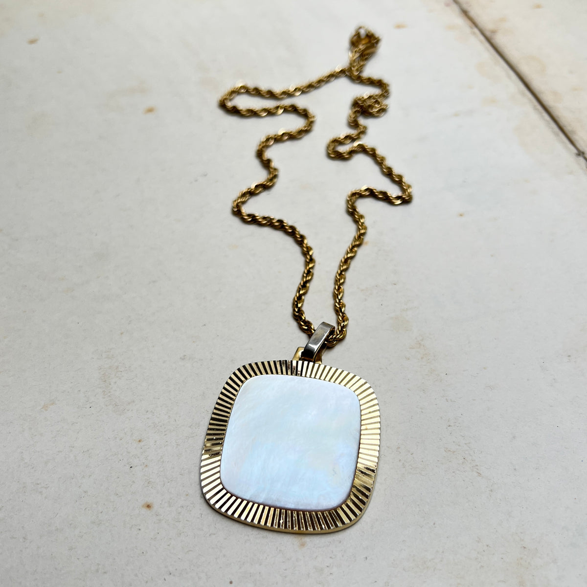 Vintage Perlmutt Halskette Westdeutschland Österreich Mid Century Modeschmuck Gold - Ges. Gesch. gemarkt