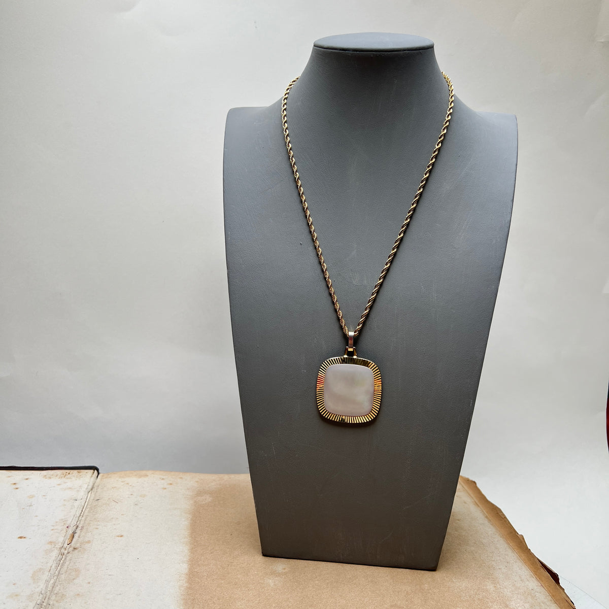 Vintage Perlmutt Halskette Westdeutschland Österreich Mid Century Modeschmuck Gold - Ges. Gesch. gemarkt