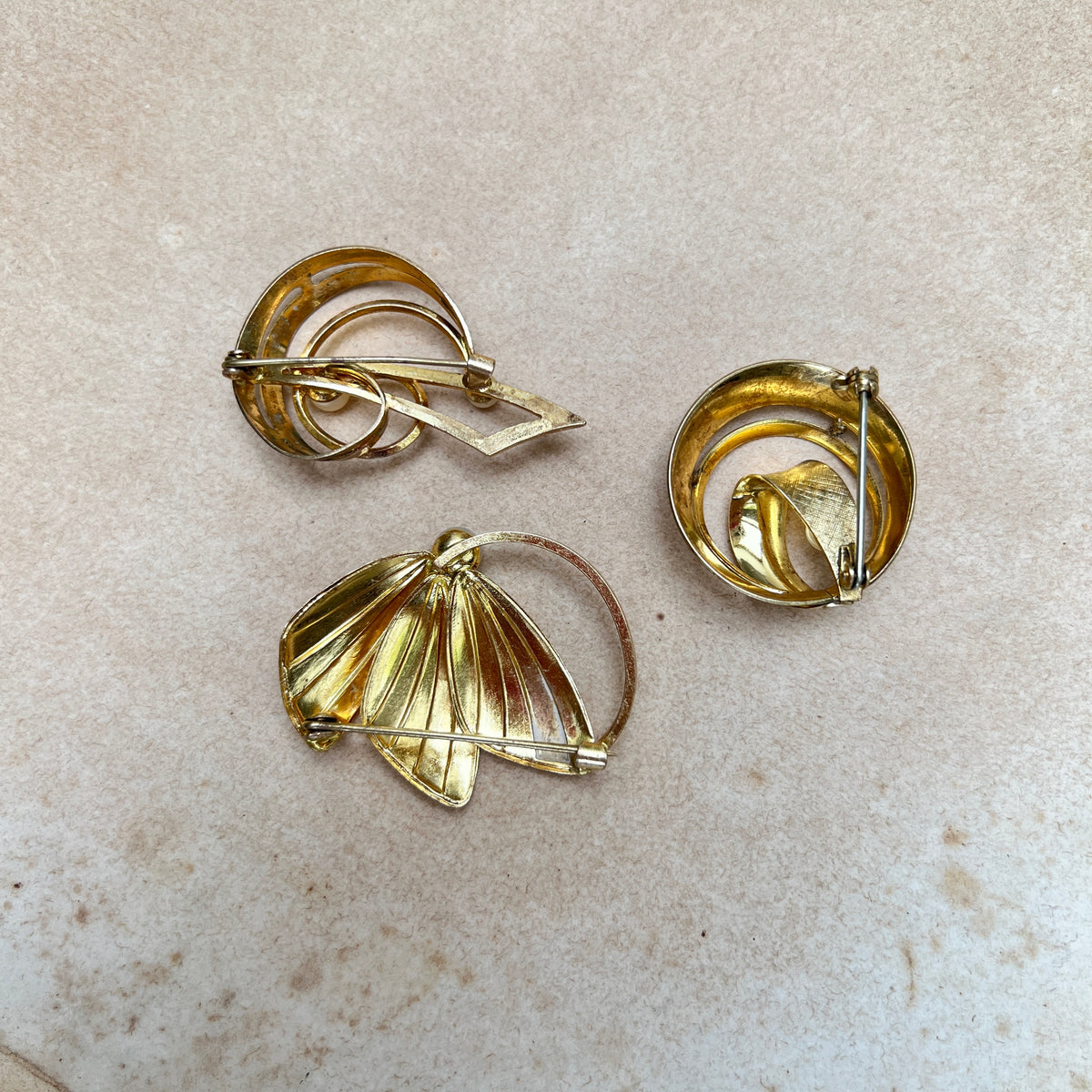 Vintage Broschen Mid Century Perle gold filigran 50er Schmuck B-Ware Konvolut