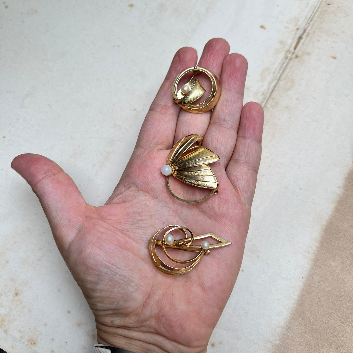 Vintage Broschen Mid Century Perle gold filigran 50er Schmuck B-Ware Konvolut