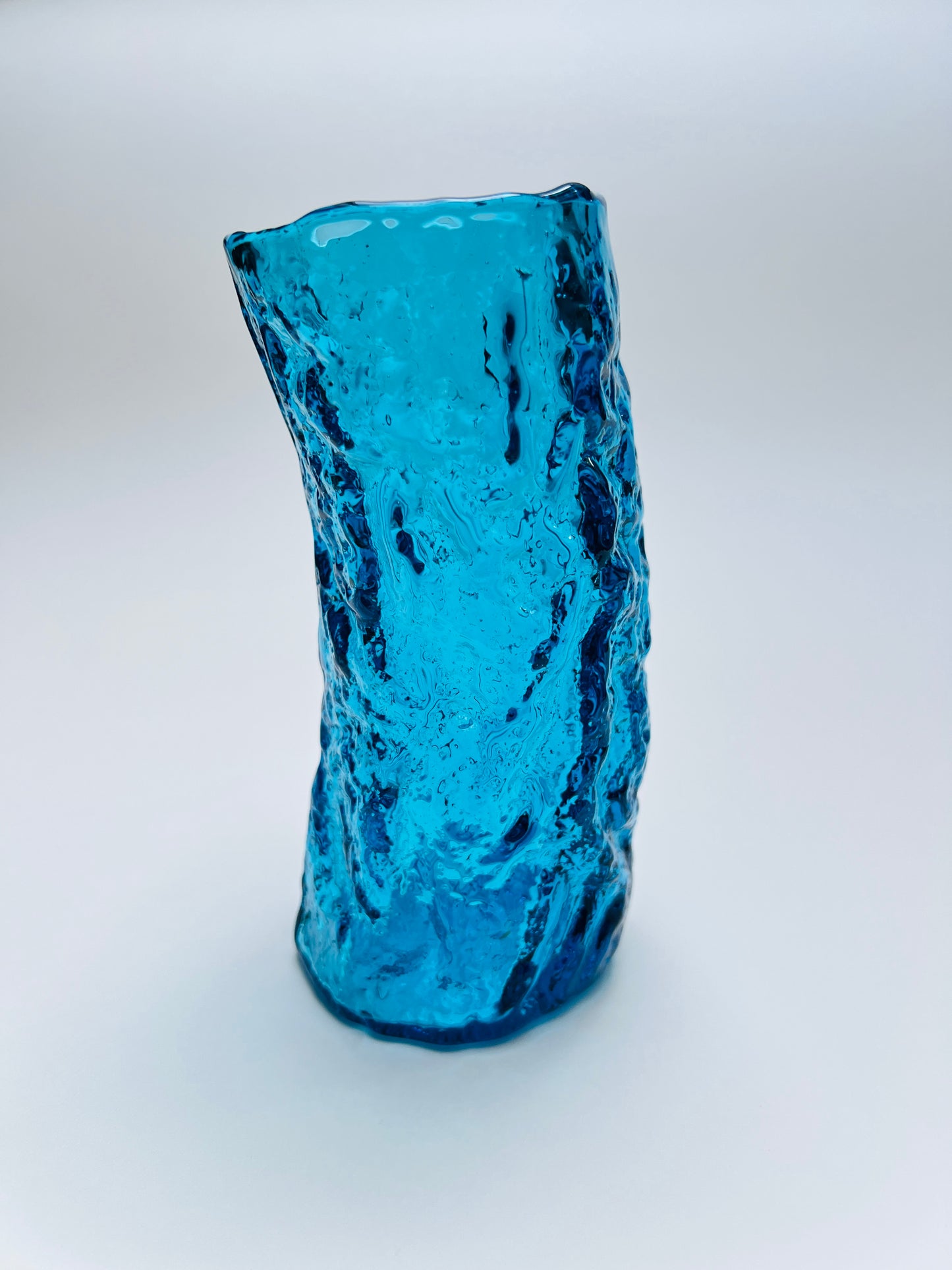 Vintage Struktur Eisglas Vase Optik Mid Century Modern Borkenglas Ingrid Whitefriars Bark Türkisblau