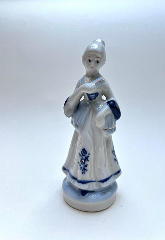 Vintage Porzellanfigur Dame in blau-weißem Kleid Mädchen Zwiebelmuster Kobaltdekor