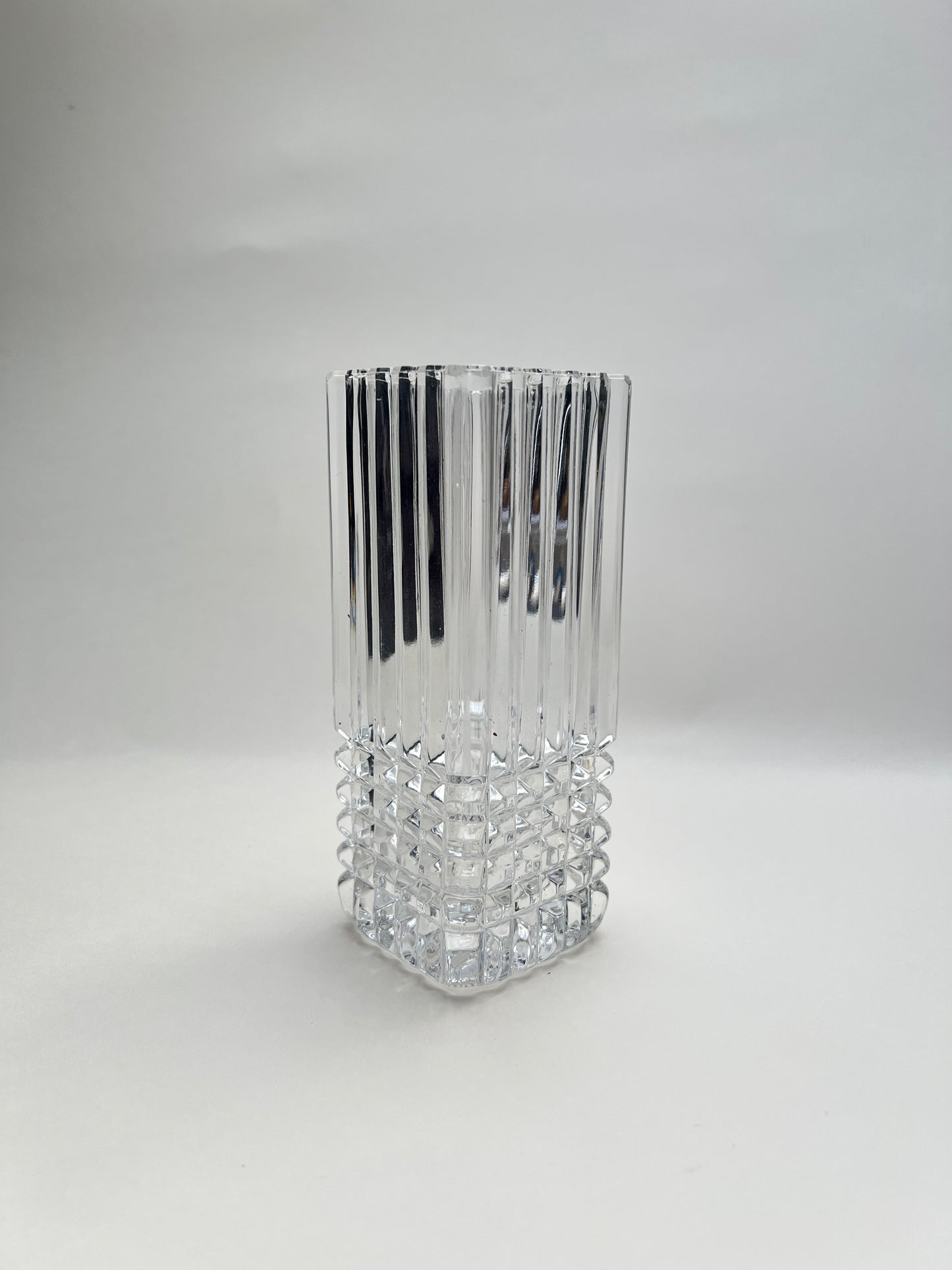 Vintage Glasvase Blumenvase modernist Rillen transparent