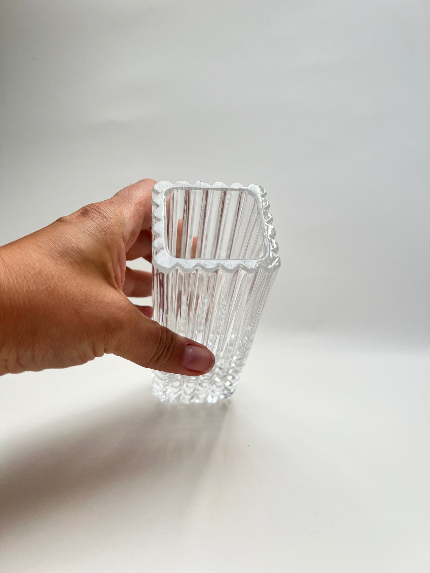 Vintage Glasvase Blumenvase modernist Rillen transparent
