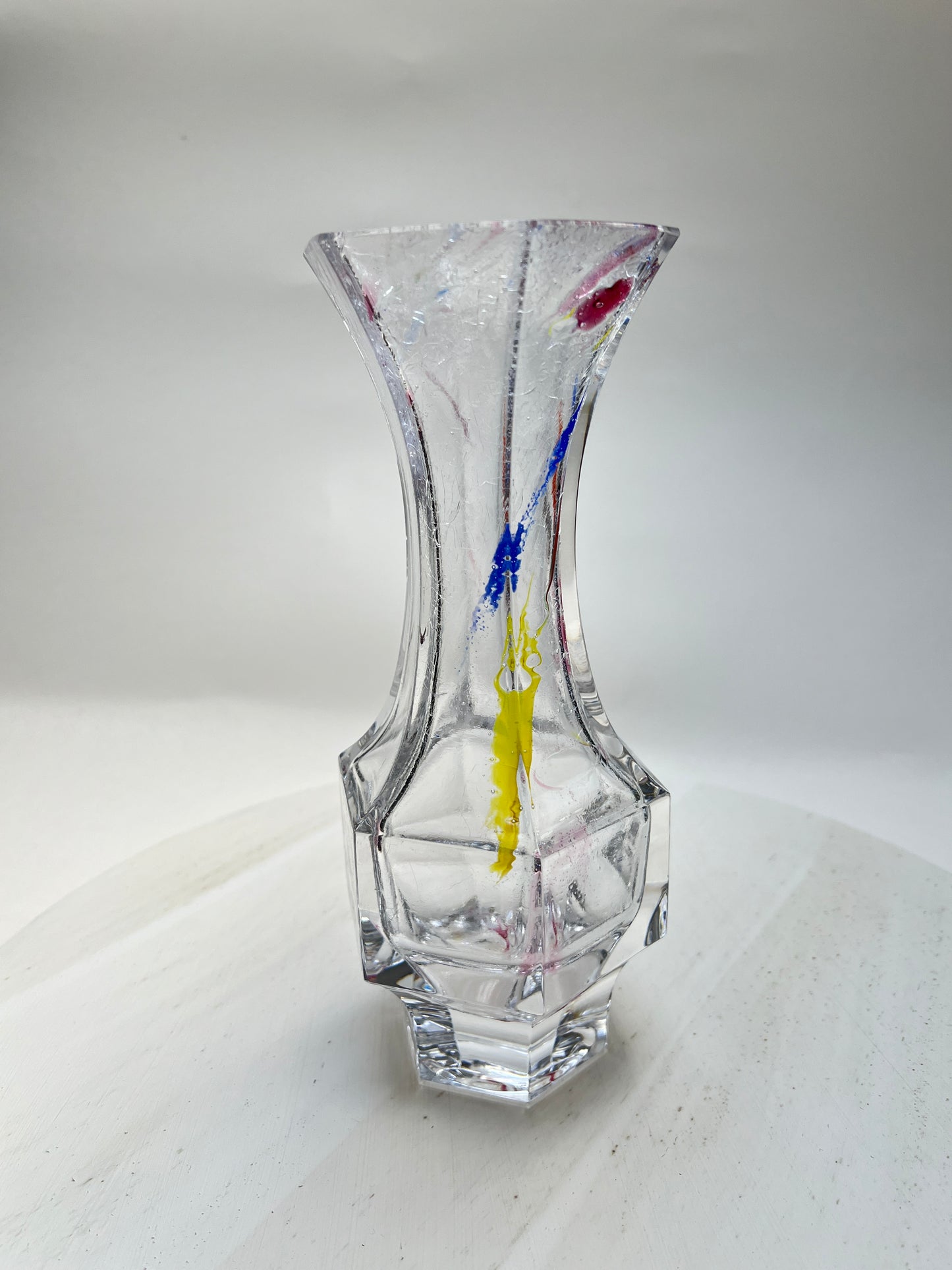 Abstrakte Vintage Art Glass Blumenvase sechseckig bunt klar Glasvase