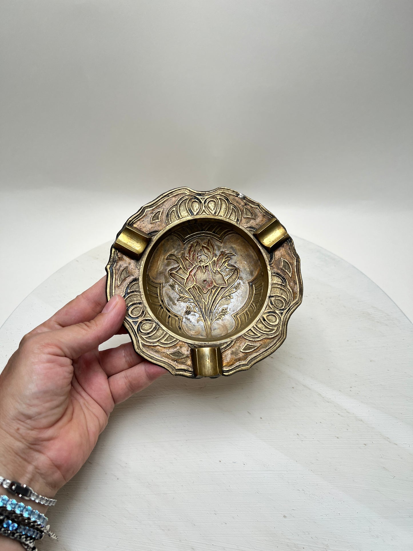 Vintage Messing Aschenbecher Art Déco Jugendstil Blumenmotiv Metall Ascher