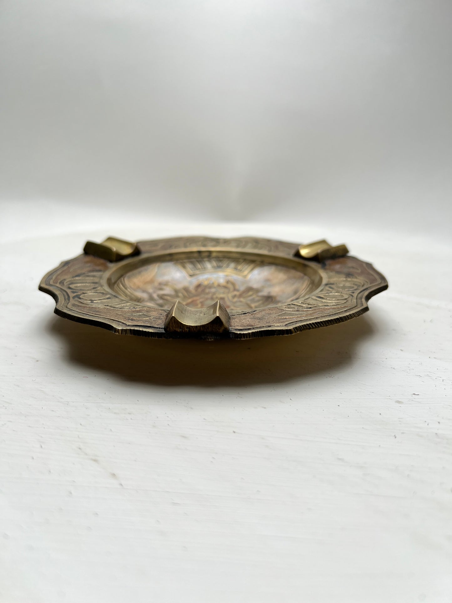 Vintage Messing Aschenbecher Art Déco Jugendstil Blumenmotiv Metall Ascher