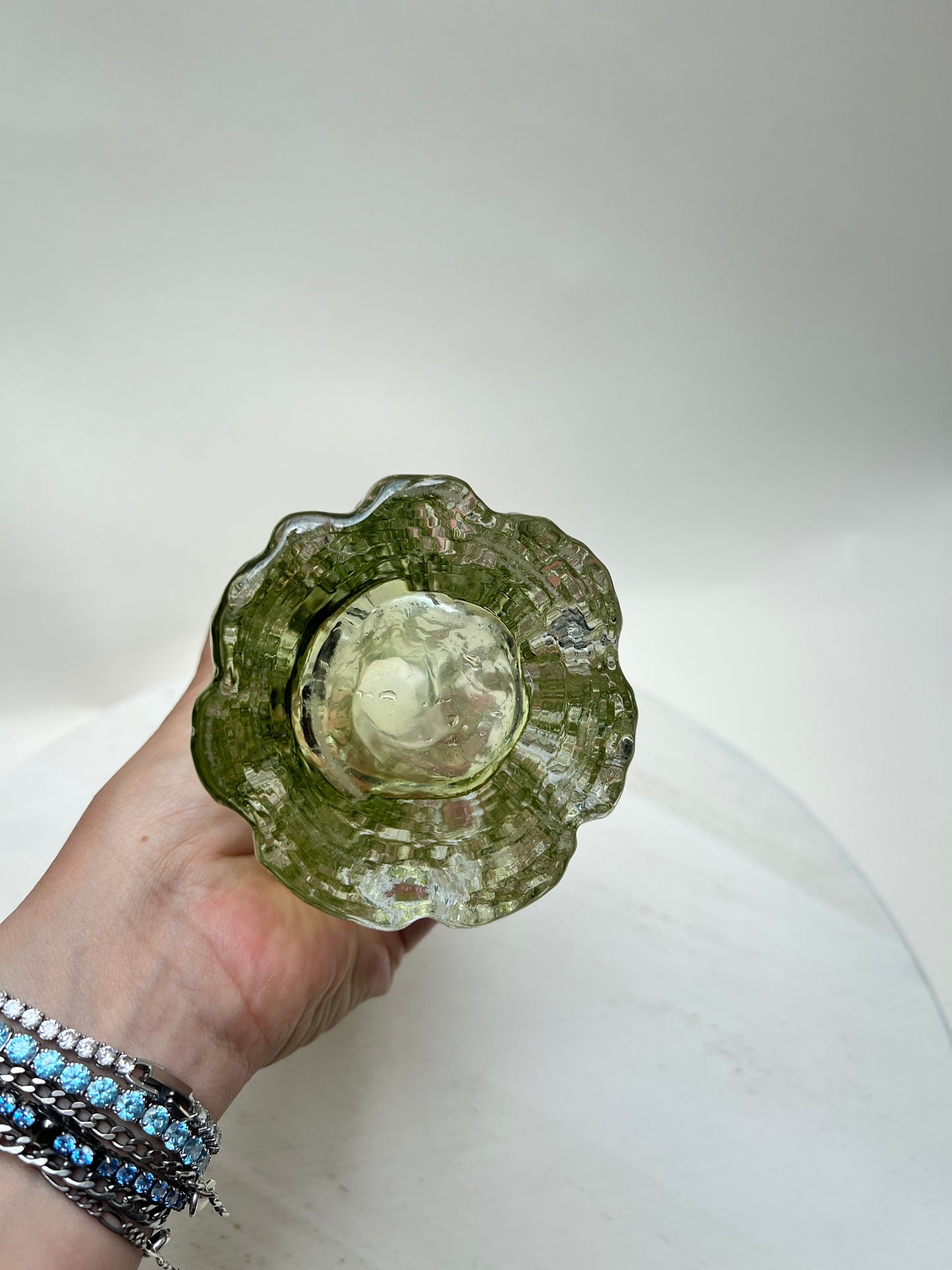 Ingrid Glas Vase Blumenvase grün Borkenglas Mid Century Pressglas grün