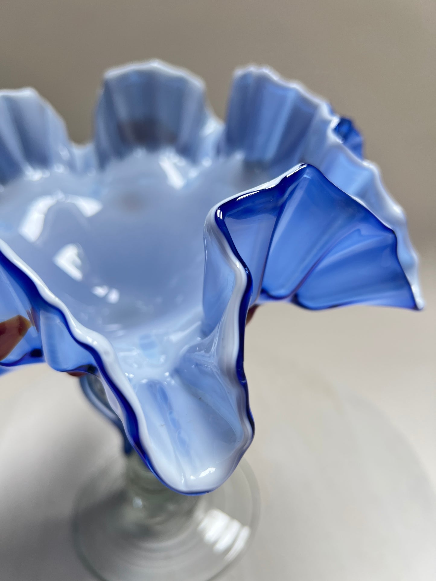 Vintage Murano Stil Glasvase Blau Handgefertigte Kunstglas Vase mit Rüschenrand 27 cm