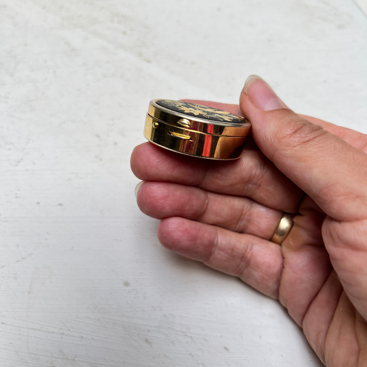 Vintage Damaszener 24k vergoldete Pillendose schwarz goldene Mini Dose Toledoware