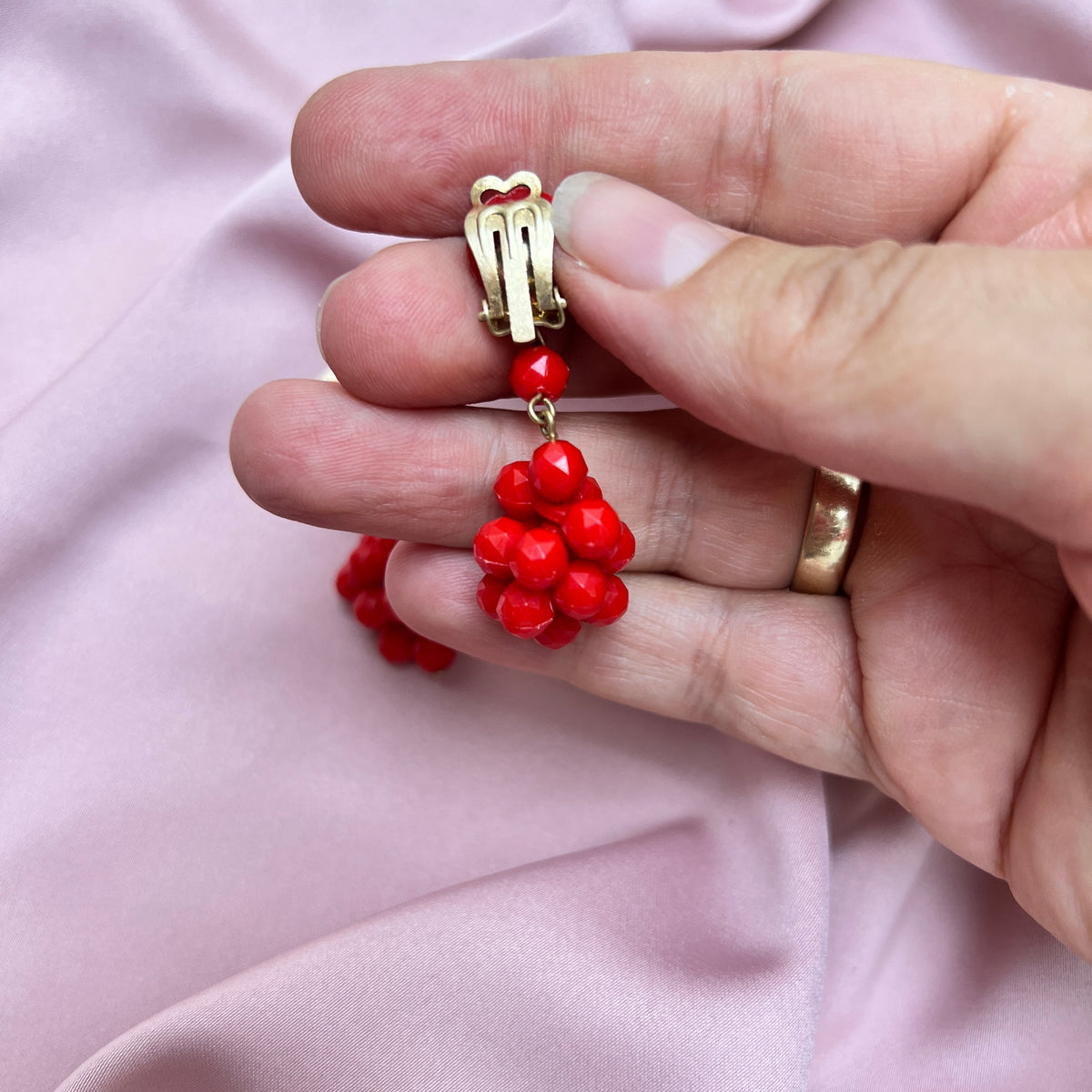 Vintage Riviera Pendant Ohrclips Rockabilly Retro Beeren rot