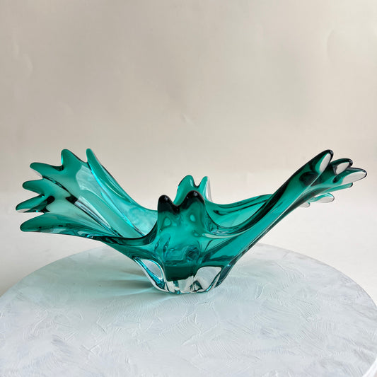 Große Vintage Art-Glass Centerpiece Schale Hospodka Murano Stil „Splash“-Form Smaragdgrün