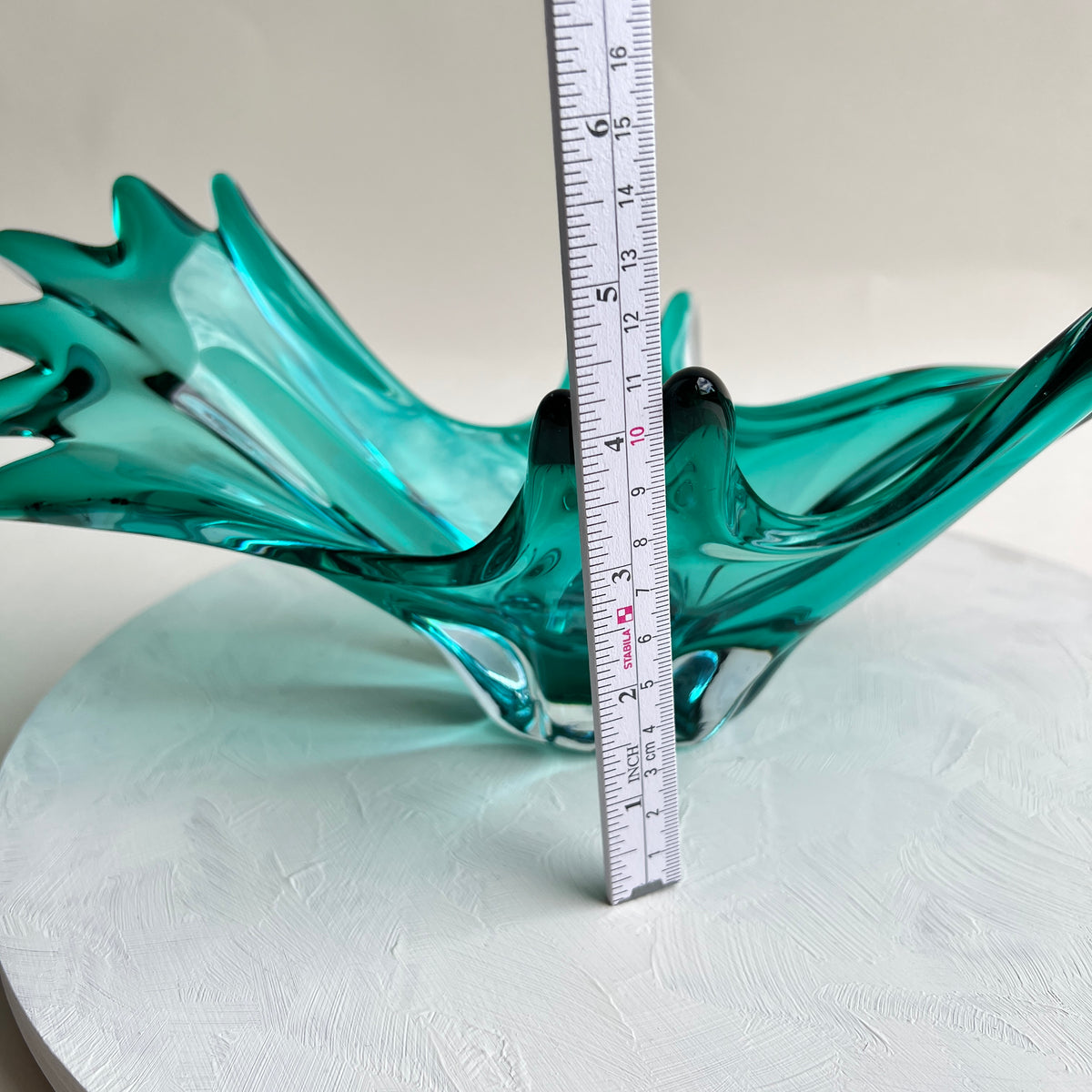 Große Vintage Art-Glass Centerpiece Schale Hospodka Murano Stil „Splash“-Form Smaragdgrün