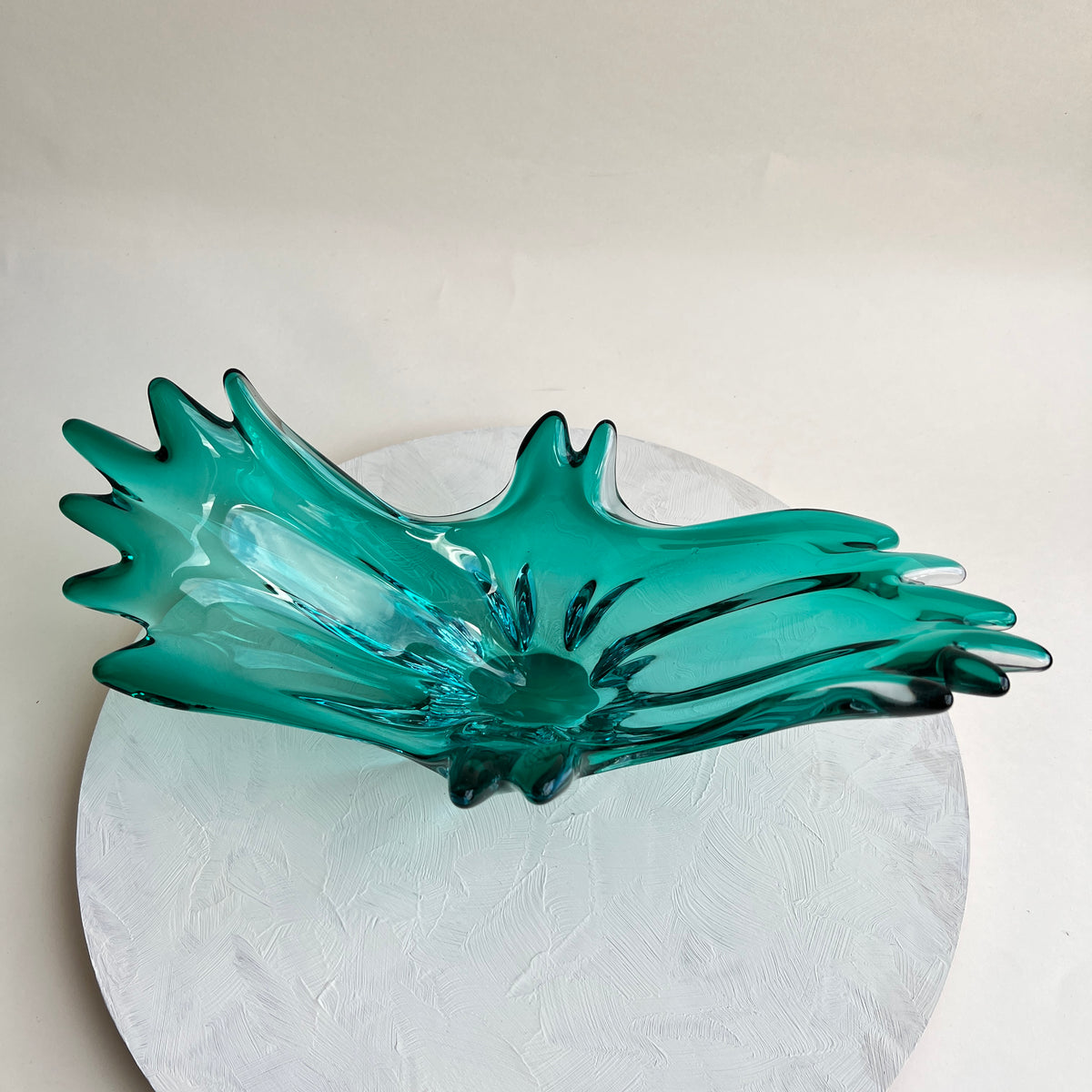 Große Vintage Art-Glass Centerpiece Schale Hospodka Murano Stil „Splash“-Form Smaragdgrün