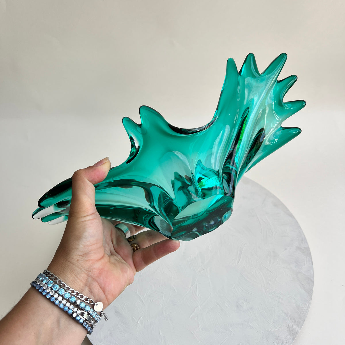 Große Vintage Art-Glass Centerpiece Schale Hospodka Murano Stil „Splash“-Form Smaragdgrün