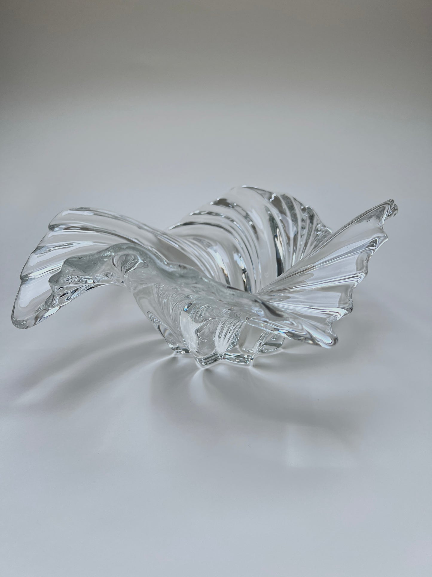 Vintage MCM Obstschale Swirl Belle Epoque Centerpiece schwere Glasschale klar Mid Century