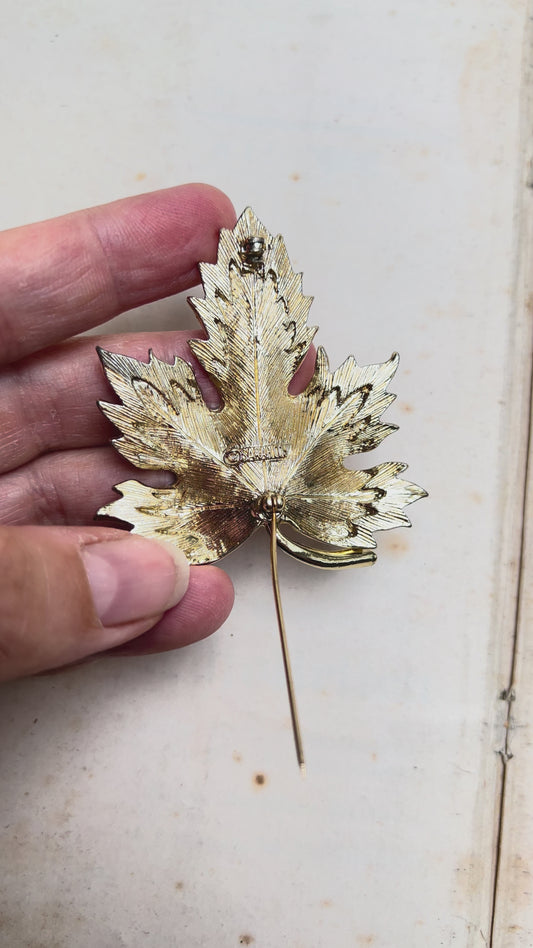 Vintage Sarah Coventry „Nature’s Choice“ Ahornblatt Brosche Two-Tone-Design Sarah Cov. amerikanischer Modeschmuck