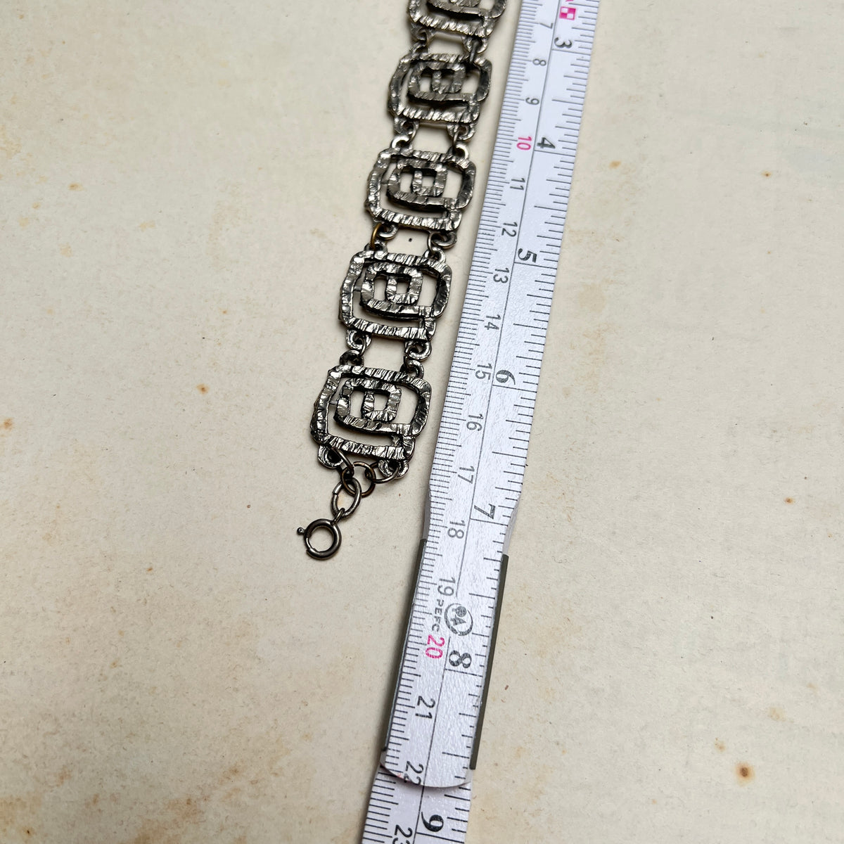 Vintage silberfarbenes Brutalismus Armband Rinden Bark skandinavisch