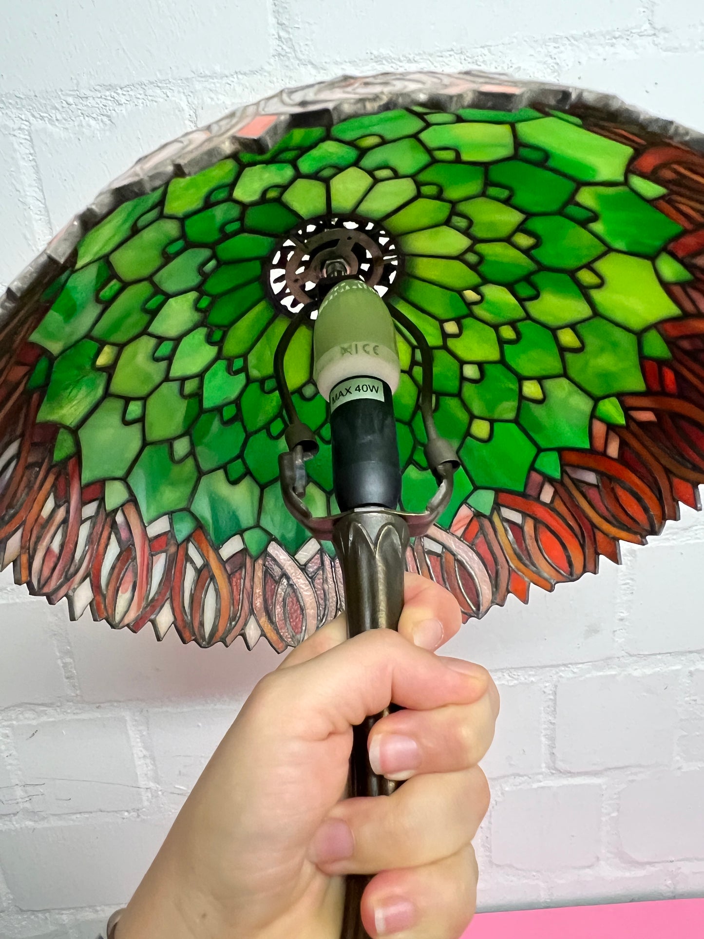 Grüne Blätter Tiffany Stil Jugenstil Art Deco Tischlampe Schreibtisch Wohnzimmer Lampe Buntglas