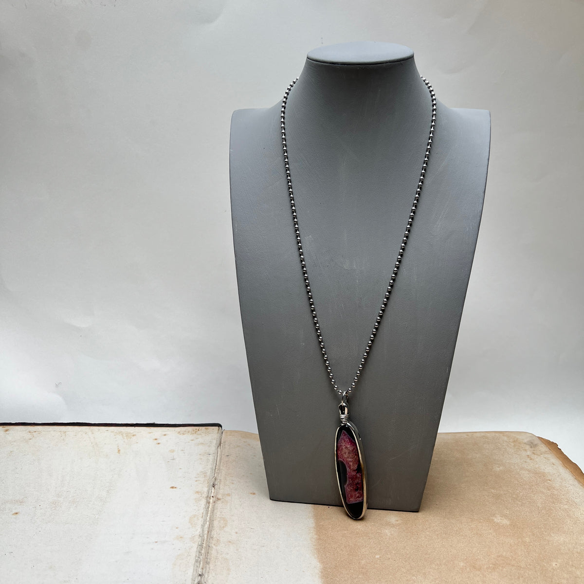 Vintage Modernist Kette mit echtem Achatanhänger silber