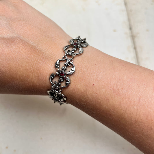 Vintage Baroque Revival Gliederarmband silber Armschmuck mit roten Glassteinen