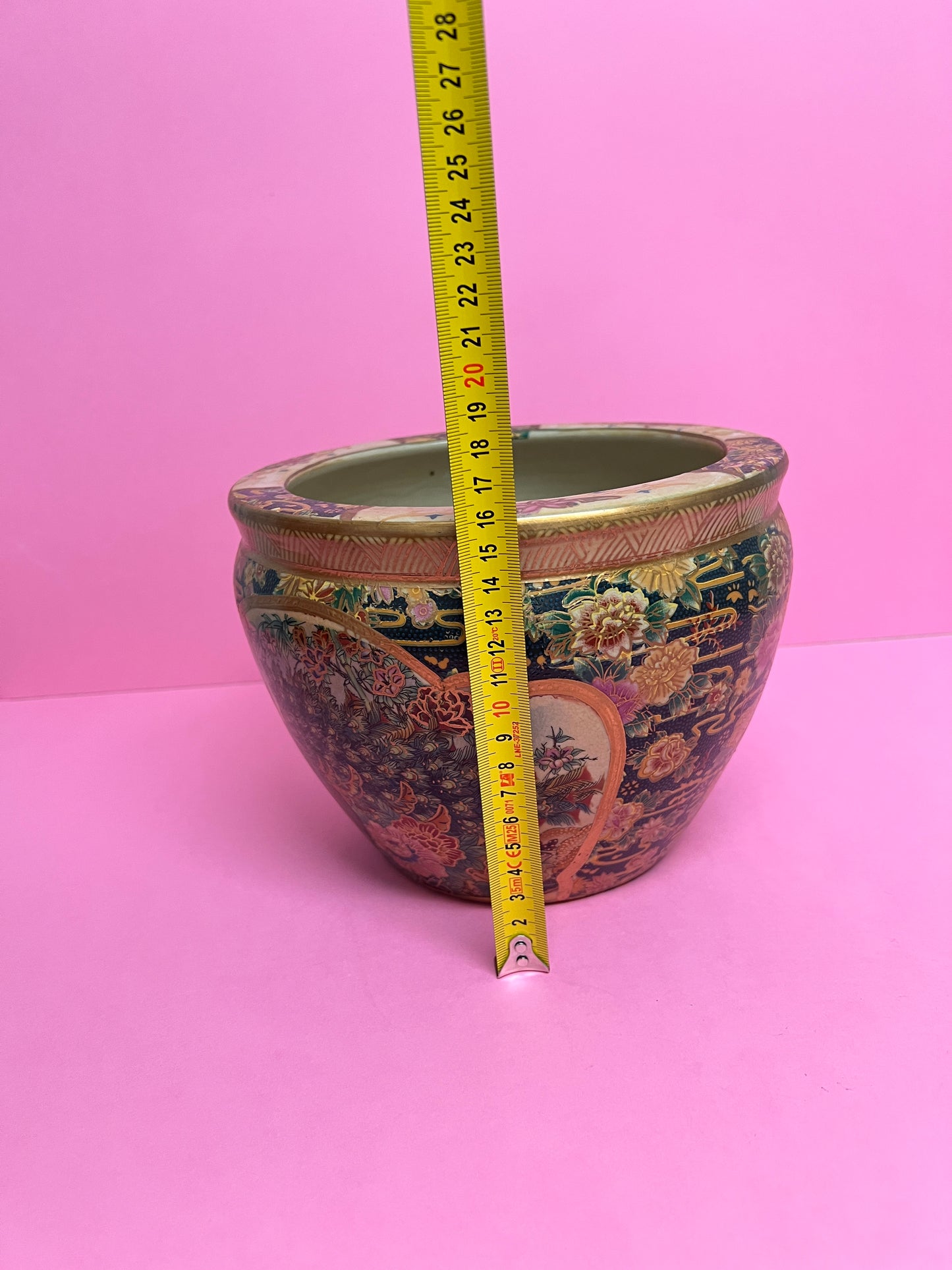 Vintage Satsuma Cachepot / Blumentopf Übertopf mit Pfauenmotiv – handbemalte Asiatische Keramik