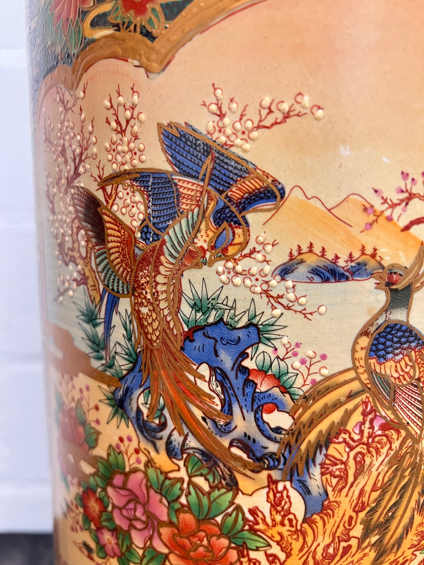 Große Vintage Satsuma Bodenvase Japan Handbemalt Pfauenmotiv Keramikvase 45 cm