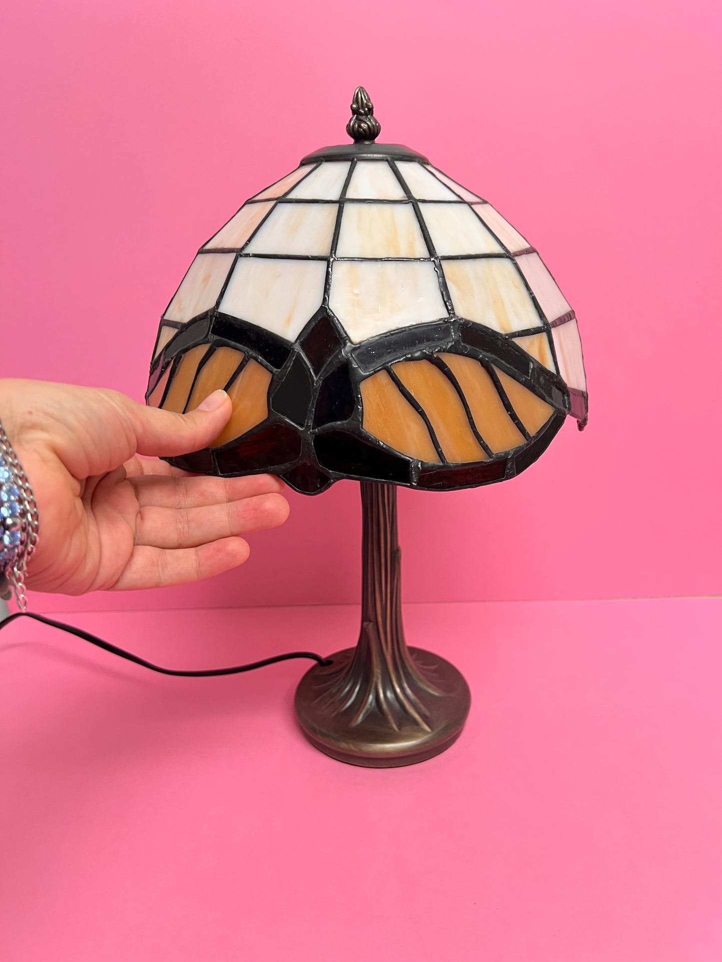 Vintage Tiffany Tischlampe Creme Bernstein | Tiffany Stil Lampe mit Bleiglas Schirm | Jugendstil Tischleuchte
