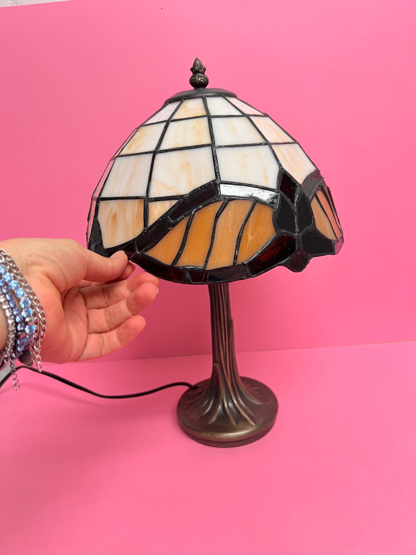 Vintage Tiffany Tischlampe Creme Bernstein | Tiffany Stil Lampe mit Bleiglas Schirm | Jugendstil Tischleuchte
