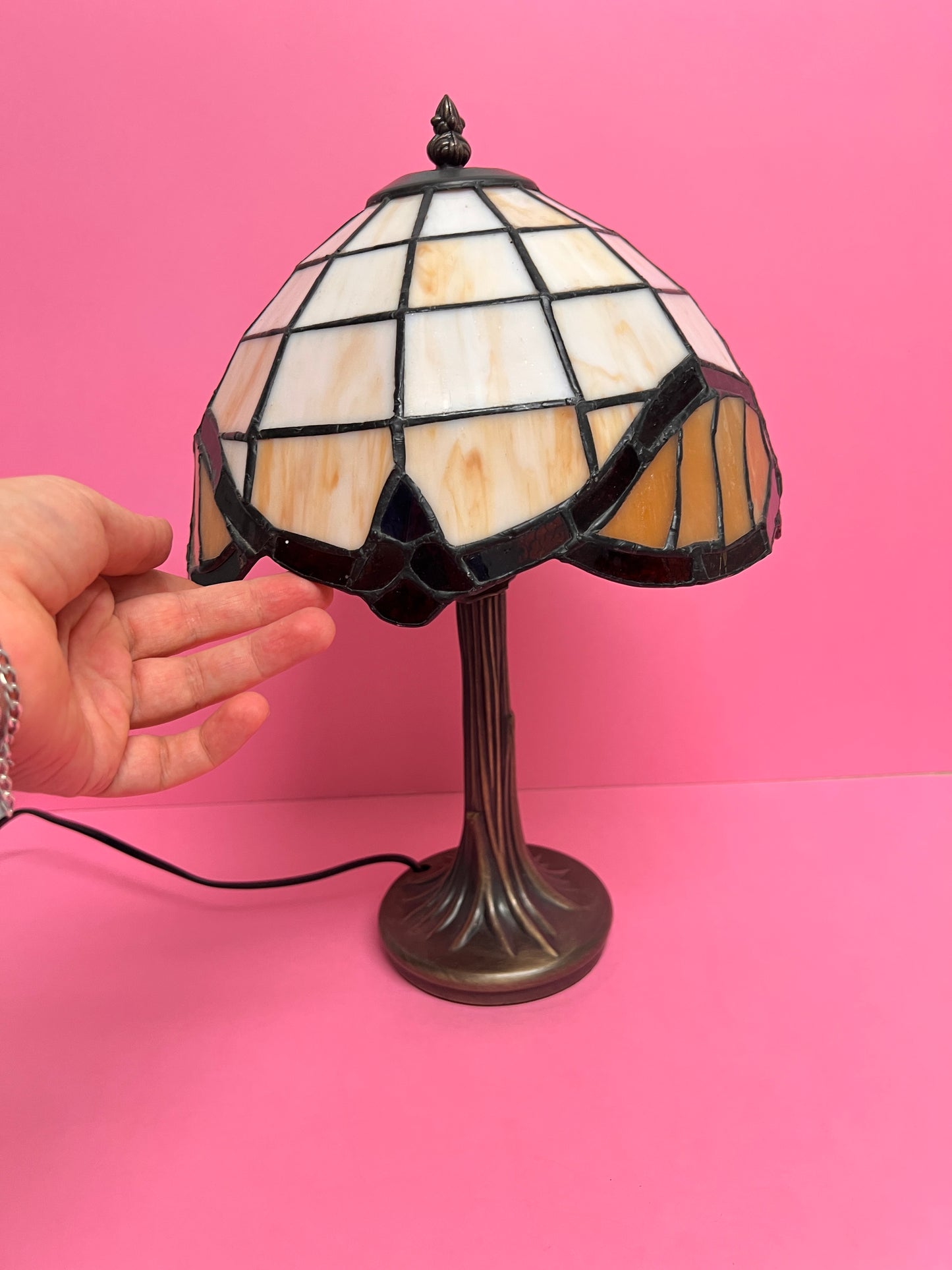 Vintage Tiffany Tischlampe Creme Bernstein | Tiffany Stil Lampe mit Bleiglas Schirm | Jugendstil Tischleuchte