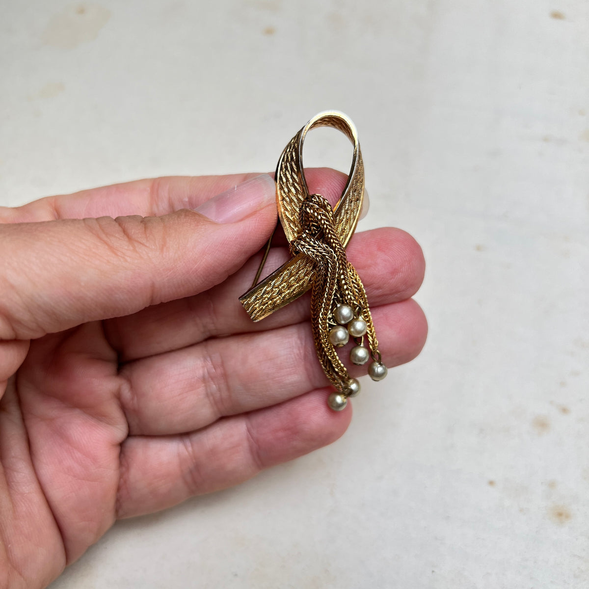 Vintage Wasserfall Kaskaden Brosche goldene Schleife 50er Jahre